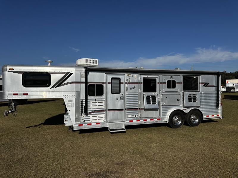 2000 4-Star   3 Horse Slant Load Gooseneck Horse Trailer With Living Quarters