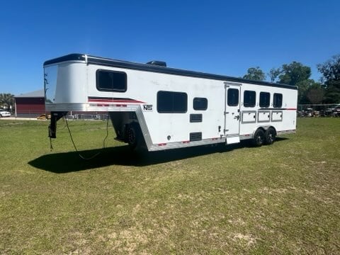 2023 Bison Silverado  4 Horse Slant Load Gooseneck Horse Trailer With Living Quarters SOLD!!! 