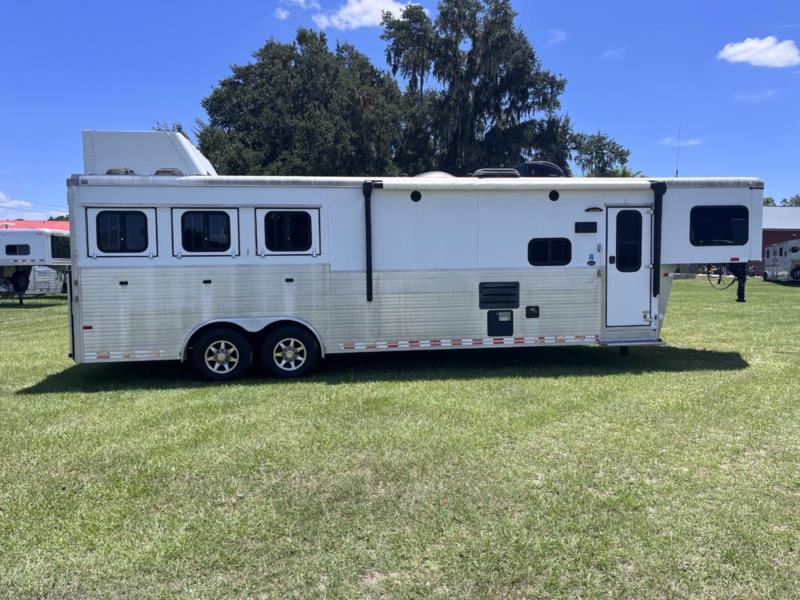 2015 Sundowner   3 Horse Slant Load Gooseneck Horse Trailer With Living Quarters