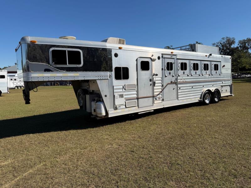 2004 4-Star   5 Horse Slant Load Gooseneck Horse Trailer With Living Quarters SOLD!!! 