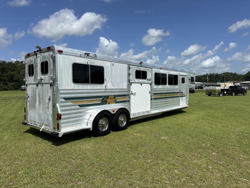 2005 4-Star Head to Head - White - Horse Trailer SOLD!!! 