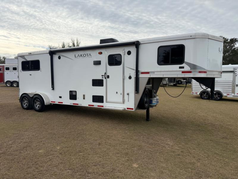 2023 Lakota Colt - 9'SW - White -  2 Horse Slant Load Gooseneck Horse Trailer With Living Quarters