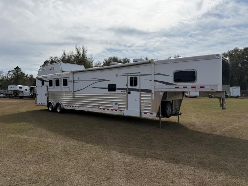 2022 4-Star PC Load/Rear Tack - Trail Boss -  4 Horse Slant Load Gooseneck Horse Trailer With Living Quarters