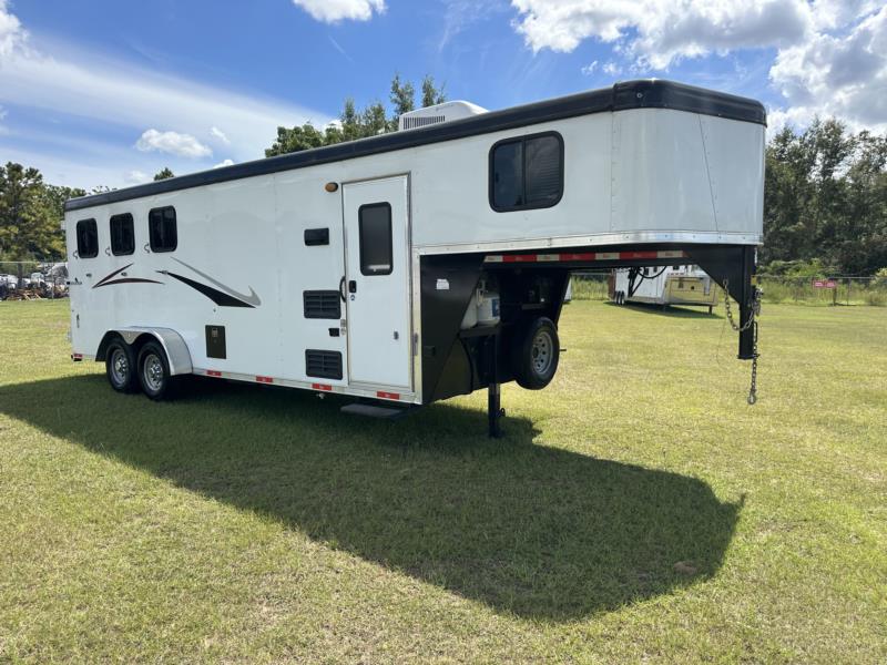 2022 Bison Living Quarter - White -  3 Horse Slant Load Gooseneck Horse Trailer With Living Quarters SOLD!!! 