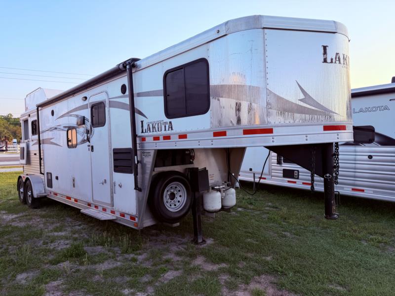 2016 Lakota Charger - 9'SW with Slide - White -  2 Horse Slant Load Gooseneck Horse Trailer With Living Quarters SOLD!!! 