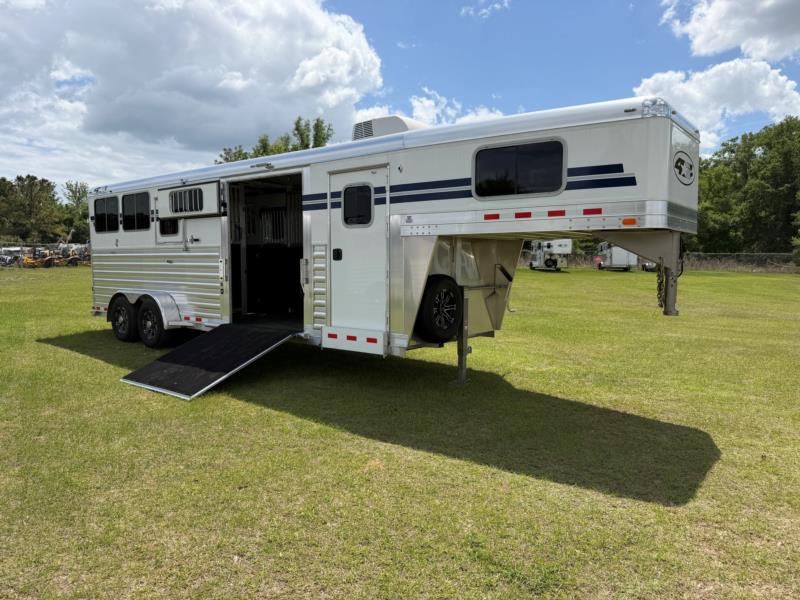 2026 4-Star 2+1 - White -  3 Horse Straight Load Gooseneck Horse Trailer
