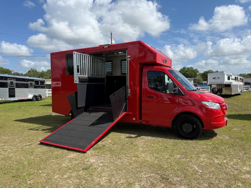 2026 4-Star Horse Coach Mercedes 3500XD  2 Horse Straight Load Truck