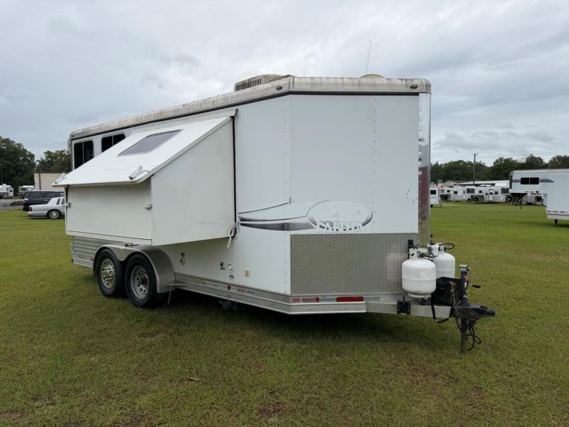 2008 Lakota HUT - White -  2 Horse Slant Load Bumperpull Horse Trailer With Living Quarters