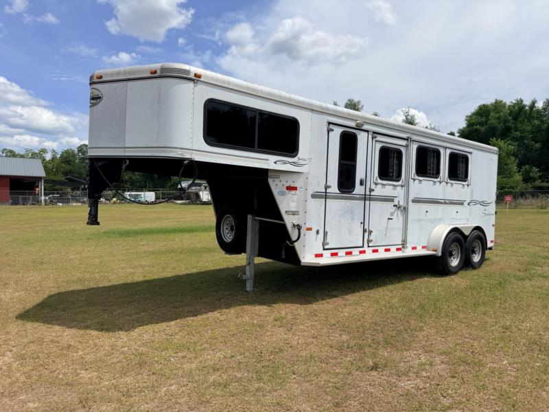 2007 Sundowner - White -  3 Horse Slant Load Gooseneck Horse Trailer