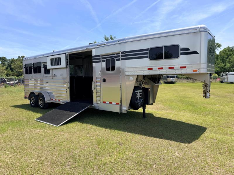 2024 4-Star 25' 2+1 Air Ride - Clean Coat -  3 Horse Straight Load Gooseneck Horse Trailer SOLD!!! 