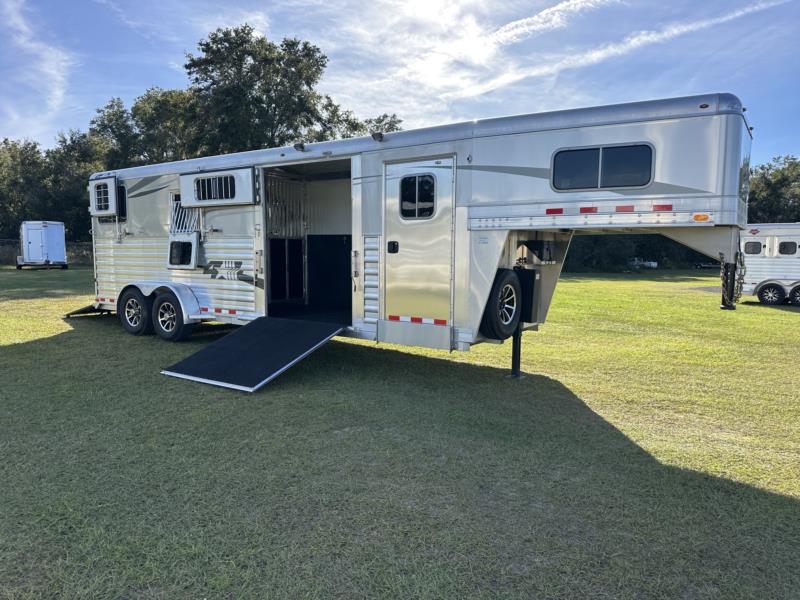 2023 4-Star 2+1 25' - Clean Coat Straight Load Gooseneck Horse Trailer SOLD!!! 