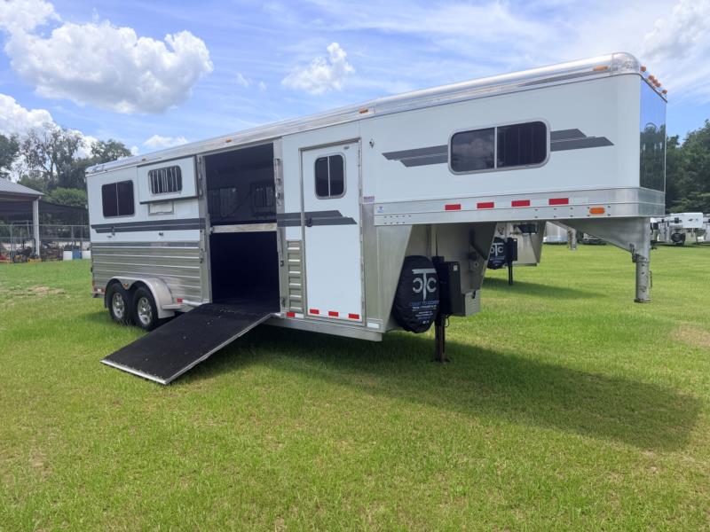 2016 4-Star 2+1 - White -  3 Horse Straight Load Gooseneck Horse Trailer