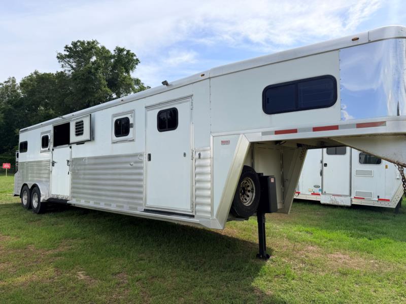 2004 Bloomer Head to Head - White -  4 Horse Straight Load Gooseneck Horse Trailer