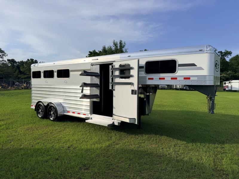 2027 4-Star - White - Convenience Package -  3 Horse Slant Load Gooseneck Horse Trailer