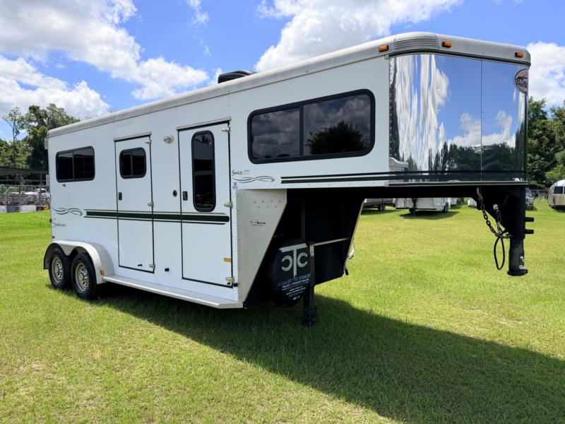 2005 Sundowner   2 Horse Straight Load Gooseneck Horse Trailer