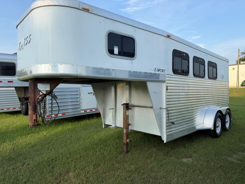 2005 Exiss   3 Horse Slant Load Gooseneck Horse Trailer