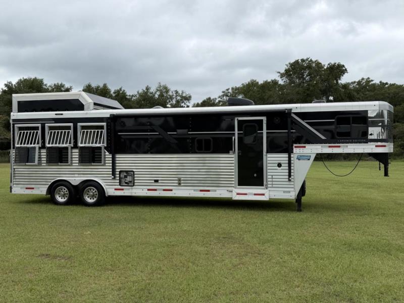 2023 SMC   3 Horse Slant Load Gooseneck Horse Trailer With Living Quarters