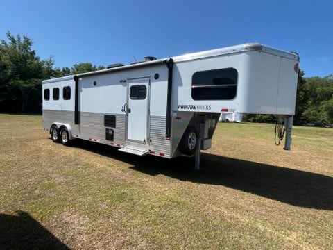 2020 Sundowner Horizon  3 Horse Slant Load Gooseneck Horse Trailer With Living Quarters SOLD!!! 
