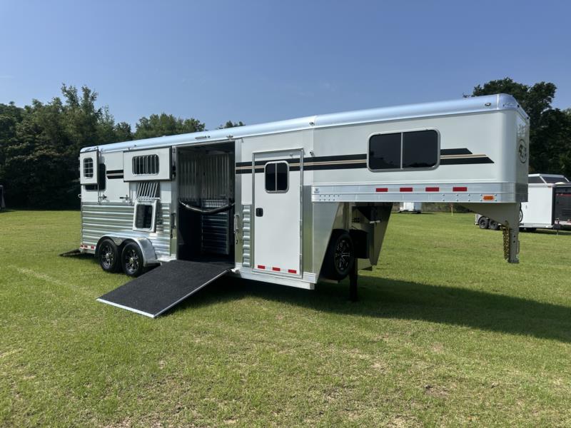 2027 4-Star 22' 2+1 - White -  3 Horse Straight Load Gooseneck Horse Trailer