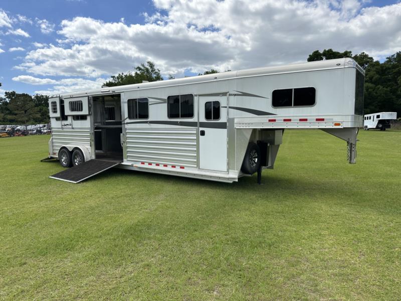 2022 4-Star Head to Head - White -  4 Horse Straight Load Gooseneck Horse Trailer SOLD!!! 