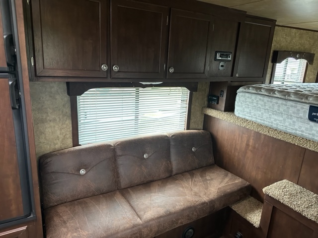 2016 Exiss Stock Combo Gooseneck Horse Trailer With Living Quarters