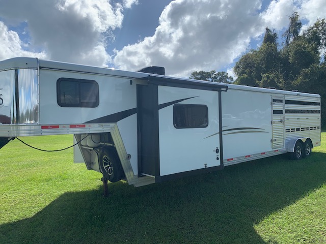 2019 Bison Trail Boss Gooseneck Horse Trailer With Living Quarters SOLD!!! 