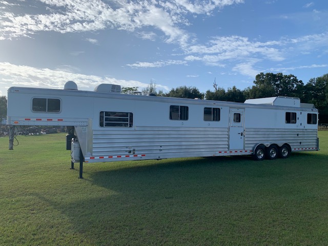 2013 4 Star Trail Boss Interior  5 Horse Straight Load Gooseneck Horse Trailer With Living Quarters SOLD!!! 