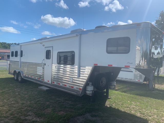 2007 Integrity with Slide  3 Horse Gooseneck Horse Trailer With Living Quarters SOLD!!! 
