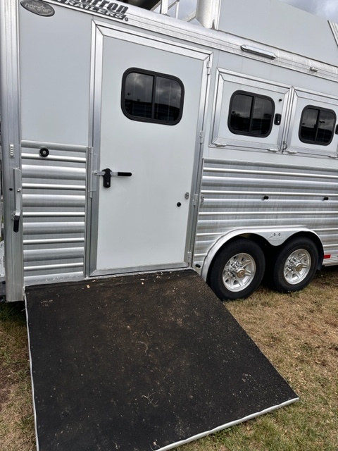 2020 Cimarron Side Load  3 Horse Gooseneck Horse Trailer With Living Quarters SOLD!!! 